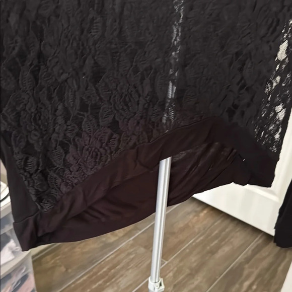 Jolt Black Sheer Cropped Blouse - Picture 4 of 7